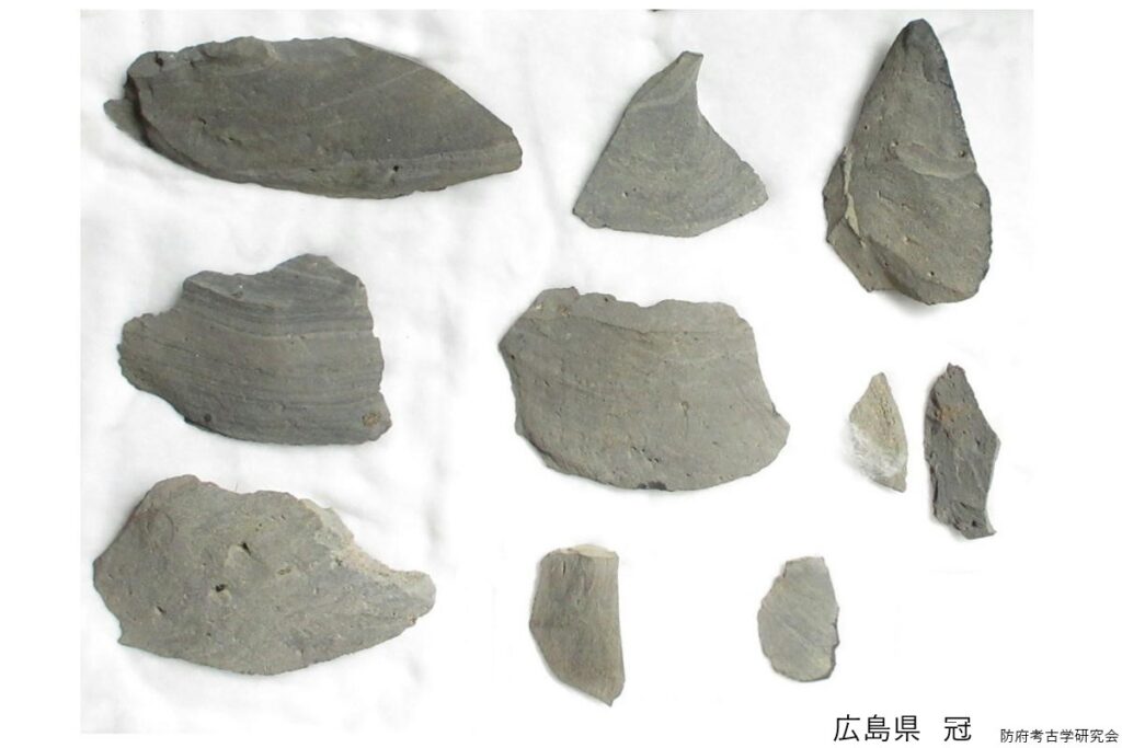 裏面　少し膨らんでいる面（剝離面）